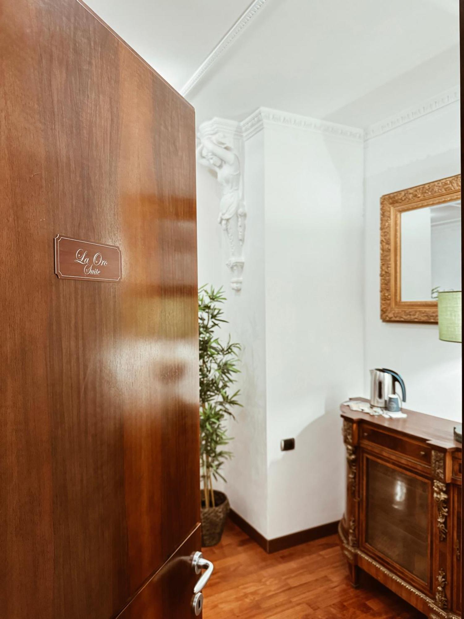 Residenza Tritone Luxury Guest House Trevi Fountain Rome Bagian luar foto